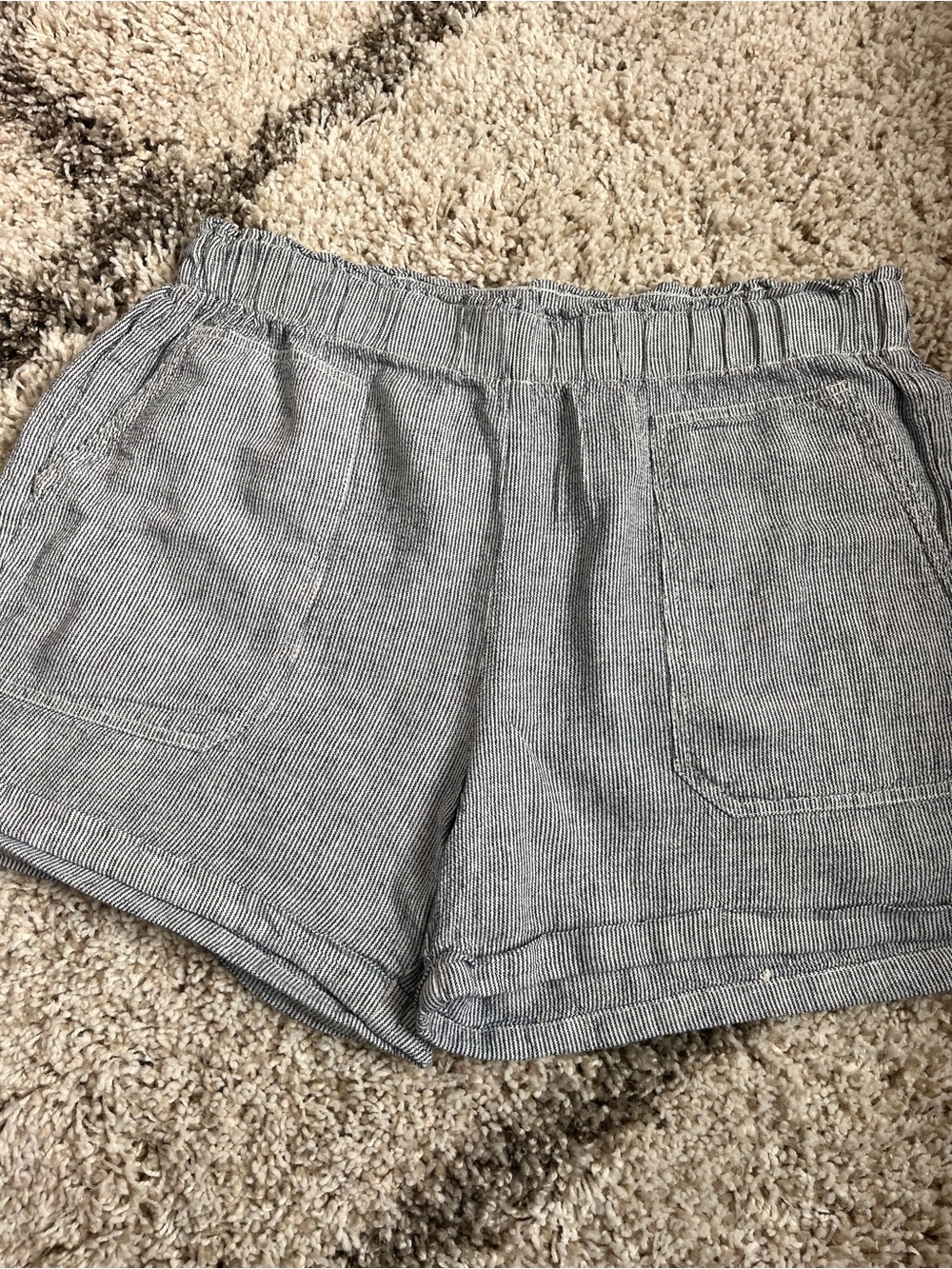 Briggs New York High-Waist Pinstripe Elastic Shorts - blue & White